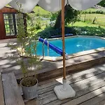 La De L'oiseau Oda ve Kahvaltı 3*