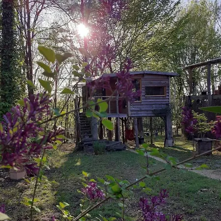 La De L'oiseau Bed & Breakfast