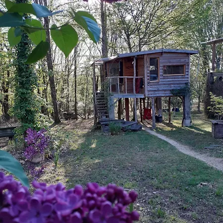 La De L'oiseau Bed & Breakfast
