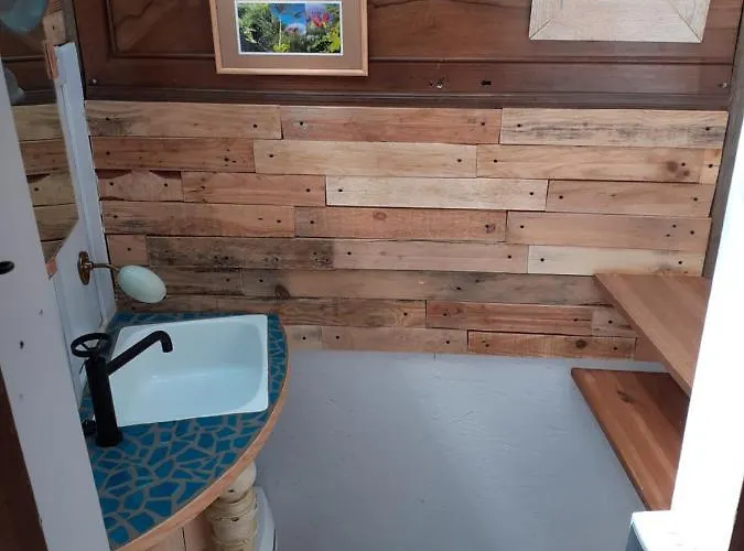 La De L'oiseau Bed & Breakfast 3*