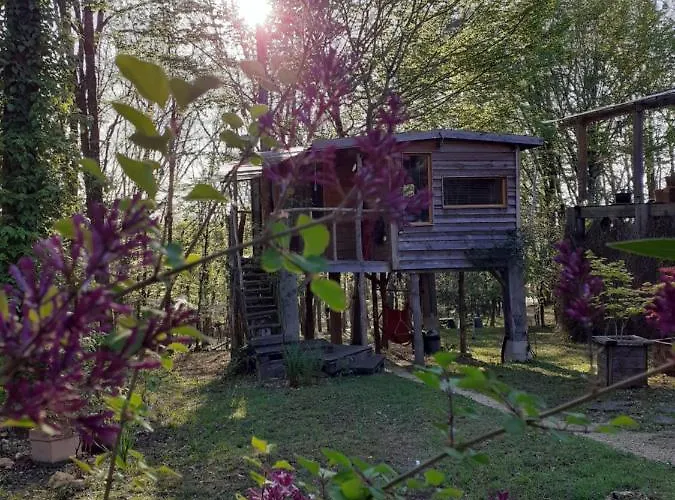 La De L'oiseau Bed & Breakfast