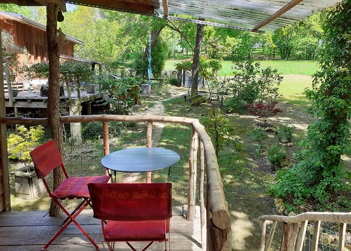 La De L'oiseau Couze-et-Saint-Front