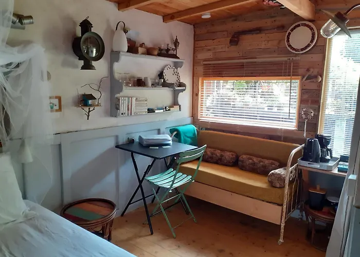 La De L'oiseau Bed & Breakfast 3*